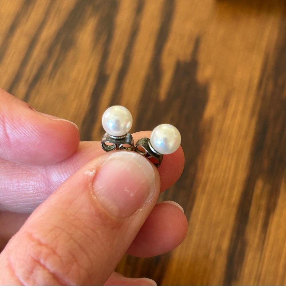Fake white pearls 1/4”